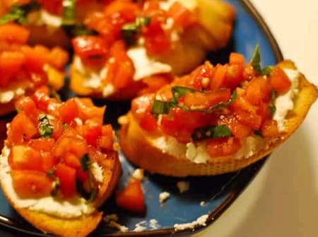 BRUCHETTA DE TOMATE